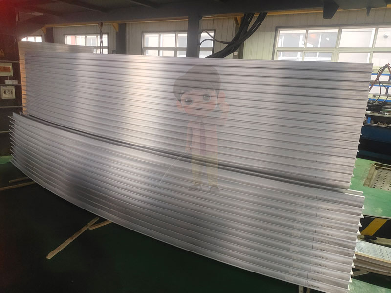 普通鋁型材拉彎在建筑中的應(yīng)用：拉彎工藝帶來的設(shè)計美學(xué)與結(jié)構(gòu)安全性